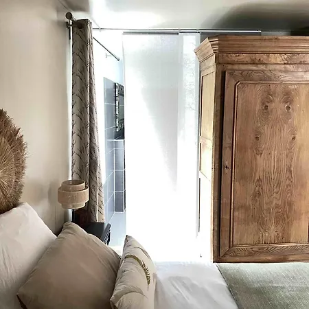 Oneiro Nisos بيت ضيافة 3*