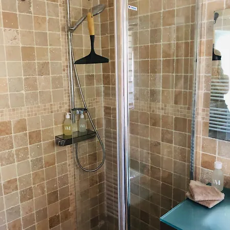 Oneiro Nisos بيت ضيافة Maille (Vendee)